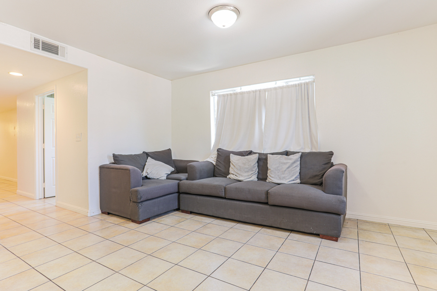 Student housing near USC, off campus housing near USC | Tripalink